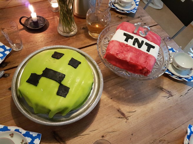 Födelsedagstårtor